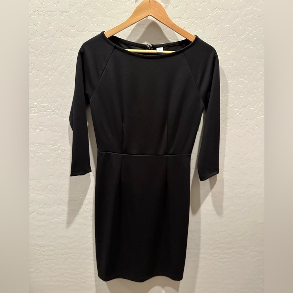 Black dress 3/4 length sleeves